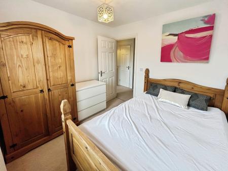 3 bedroom Town house to let in Queensbury Park Drive, Shelton Lock, Derby, DE24