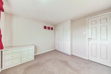 4 bedroom Detached house for sale in Latham Close, Burton on Trent, DE15