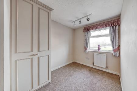 4 bedroom Detached house for sale in Latham Close, Burton on Trent, DE15