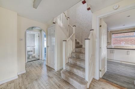 4 bedroom Detached house for sale in Latham Close, Burton on Trent, DE15