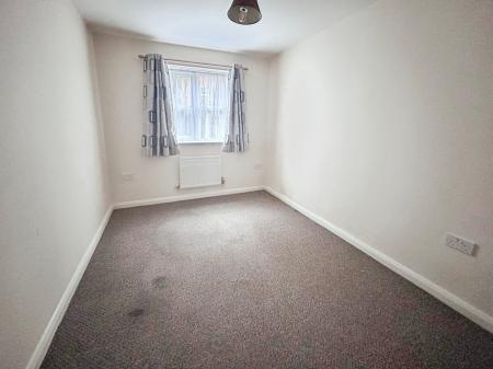 2 bedroom Flat to let in Drage Street, Chester Green, Derby, DE1