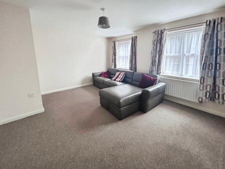 2 bedroom Flat to let in Drage Street, Chester Green, Derby, DE1