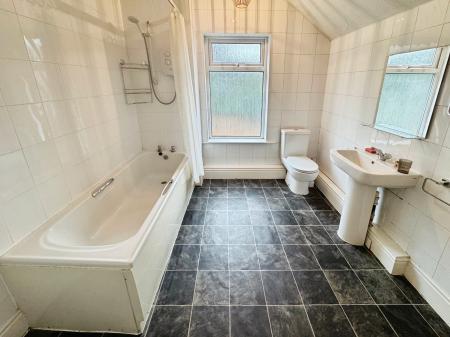 2 bedroom Terraced House for sale in Drewry Lane, City Centre, Derby, DE22