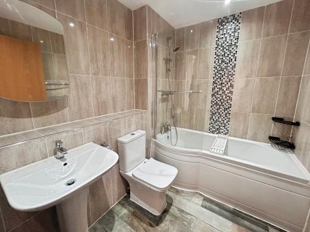 2 bedroom Flat to let in 7 Stuart Street, City Centre, Derby, DE1