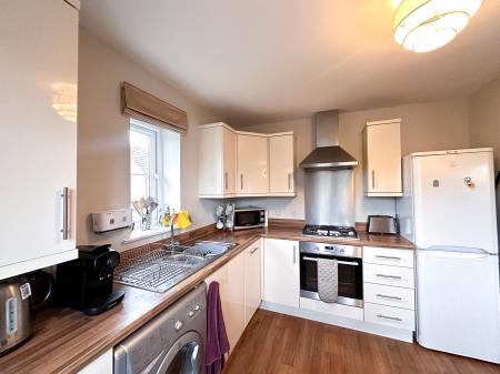 2 bedroom Maisonette to let in Minster Court, Shelton Lock, Derby, DE24