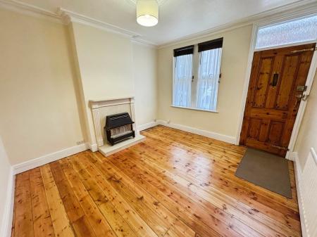 2 bedroom Terraced House to let in King Alfred Street, City Centre, Derby, DE22