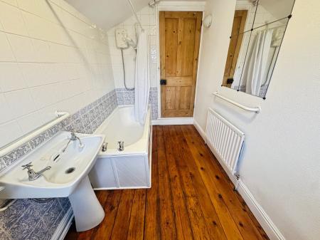 2 bedroom Terraced House to let in King Alfred Street, City Centre, Derby, DE22