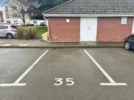 2 bedroom Flat to let in Peckerdale Gardens, Spondon, Derby, DE21