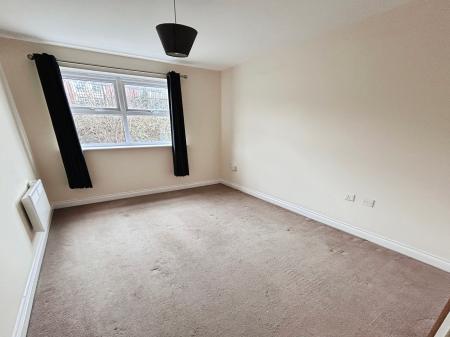 2 bedroom Flat to let in Peckerdale Gardens, Spondon, Derby, DE21