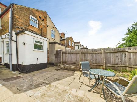 2 bedroom Terraced House to let in Peel Street, City Centre, Derby, DE22