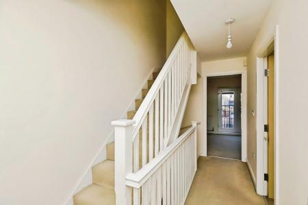 3 bedroom Town house to let in Coral Close, City Point, Derby, DE24