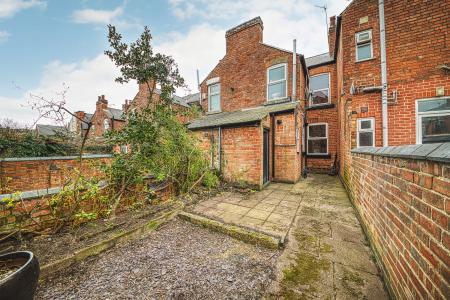 2 bedroom Terraced House for sale in Crown Street, City Centre, Derby, DE22