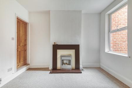 2 bedroom Terraced House for sale in Crown Street, City Centre, Derby, DE22