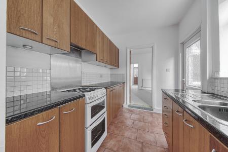 2 bedroom Terraced House for sale in Crown Street, City Centre, Derby, DE22