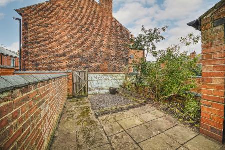 2 bedroom Terraced House for sale in Crown Street, City Centre, Derby, DE22