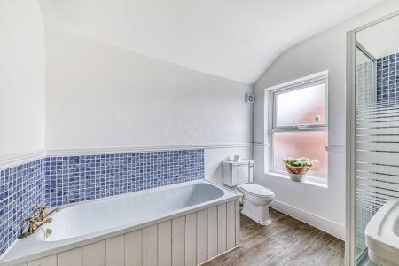 2 bedroom Terraced House for sale in Crown Street, City Centre, Derby, DE22