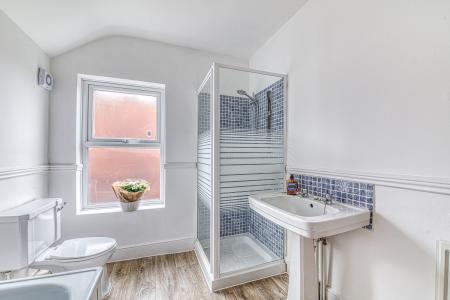 2 bedroom Terraced House for sale in Crown Street, City Centre, Derby, DE22