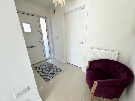 4 bedroom Detached house to let in Millpond Close, Alfreton, Derby, DE55