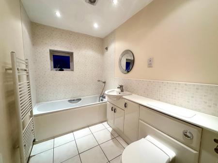 2 bedroom Apartment for sale in Auriga Court, Chester Green, Derby, DE1