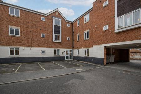 2 bedroom Apartment for sale in Auriga Court, Chester Green, Derby, DE1