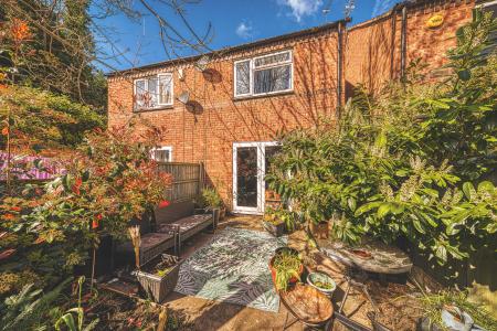 2 bedroom Semi-detached house for sale in Buckland Close, City Centre, Derby, DE1