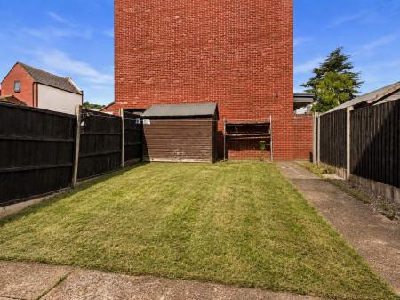 4 bedroom Town house to let in Kingsway Boulevard, Kingsway, Derby, DE22