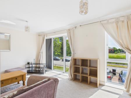4 bedroom Town house to let in Kingsway Boulevard, Kingsway, Derby, DE22