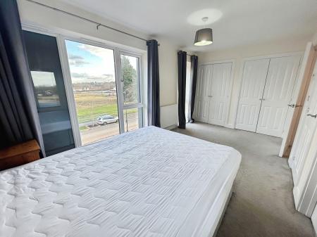 4 bedroom Town house to let in Kingsway Boulevard, Kingsway, Derby, DE22