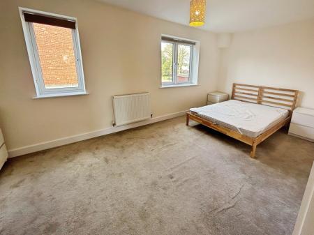 4 bedroom Town house to let in Kingsway Boulevard, Kingsway, Derby, DE22