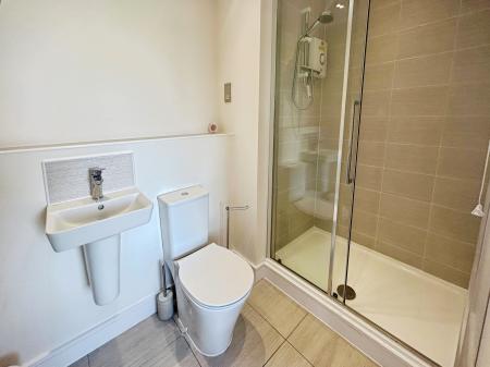 4 bedroom Town house to let in Kingsway Boulevard, Kingsway, Derby, DE22