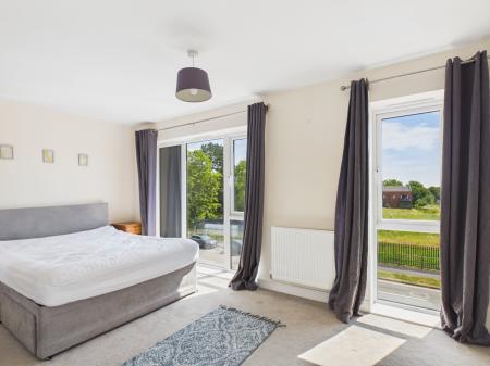 4 bedroom Town house to let in Kingsway Boulevard, Kingsway, Derby, DE22