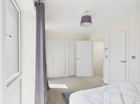 4 bedroom Town house to let in Kingsway Boulevard, Kingsway, Derby, DE22