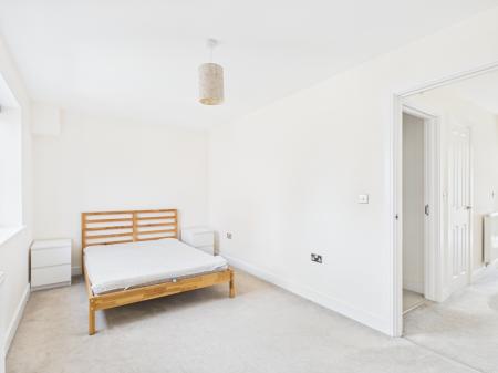 4 bedroom Town house to let in Kingsway Boulevard, Kingsway, Derby, DE22