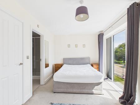 4 bedroom Town house to let in Kingsway Boulevard, Kingsway, Derby, DE22
