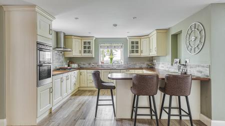 4 bedroom Country House for sale in Mugginton Lane End, Derbyshire, Mugginton, DE6