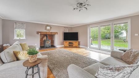 4 bedroom Country House for sale in Mugginton Lane End, Derbyshire, Mugginton, DE6