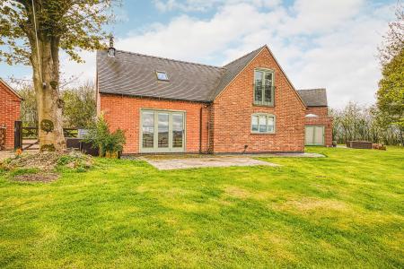 4 bedroom Country House for sale in Mugginton Lane End, Derbyshire, Mugginton, DE6