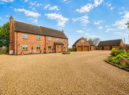 4 bedroom Country House for sale in Mugginton Lane End, Derbyshire, Mugginton, DE6