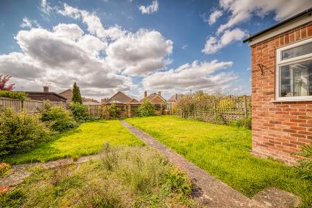 3 bedroom Semi-detached bungalow for sale in Haddon Drive, Mickleover, DE3