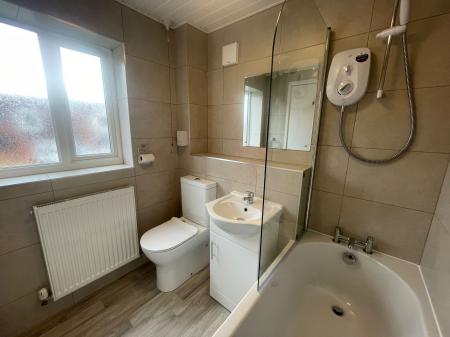 3 bedroom Detached house to let in Smalley Drive, Oakwood, Derby, DE21