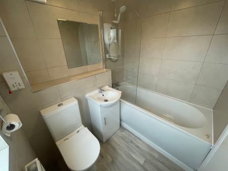 3 bedroom Detached house to let in Smalley Drive, Oakwood, Derby, DE21