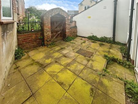 2 bedroom Terraced House to let in High Street, Heanor, DE75