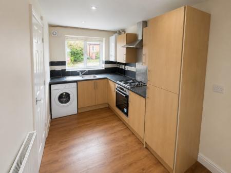 3 bedroom Semi-detached house to let in Haworth Close, Stretton, Alfreton, DE55