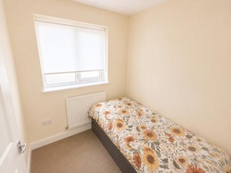 3 bedroom Semi-detached house to let in Haworth Close, Stretton, Alfreton, DE55