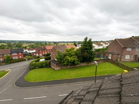 3 bedroom Semi-detached house to let in Haworth Close, Stretton, Alfreton, DE55