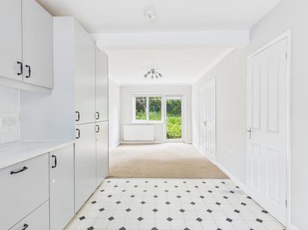 4 bedroom Detached house for sale in Whitaker Gardens, Derby, DE23