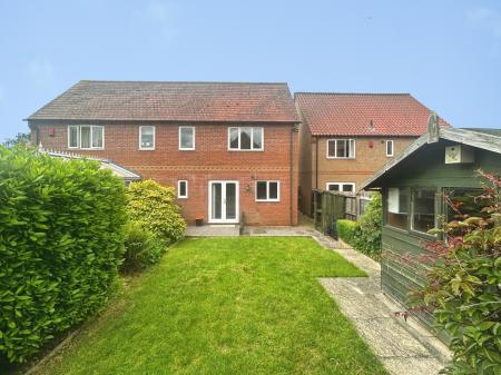 3 bedroom Semi-detached house to let in Adcock Close, Corby Glen, Grantham, NG33