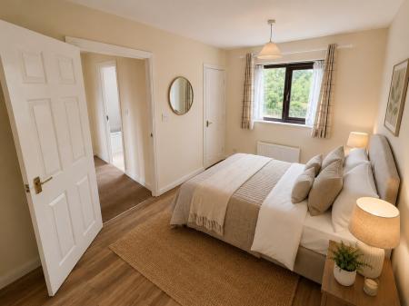 4 bedroom Detached house to let in Dove Close, Mickleover, Derby, DE3