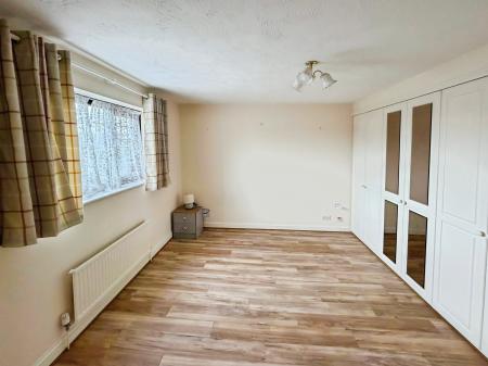 4 bedroom Detached house to let in Dove Close, Mickleover, Derby, DE3
