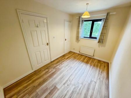 4 bedroom Detached house to let in Dove Close, Mickleover, Derby, DE3